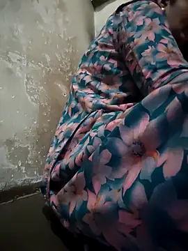 aunty_sumy élő XXX-chatje