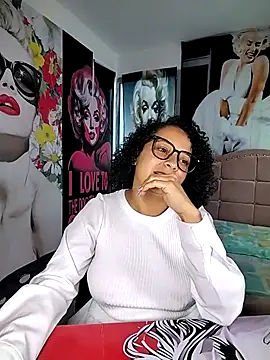 Pertunjukan Kamera Web Sofia_Alane