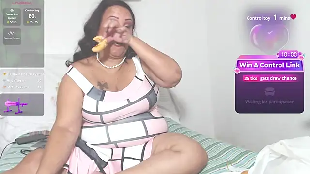 แชท XXX สดของ BiirdyDavis