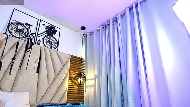 Chat +18 de KimberlyFox_t ao vivo