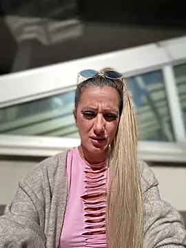 Živý XXX chat adya-aly