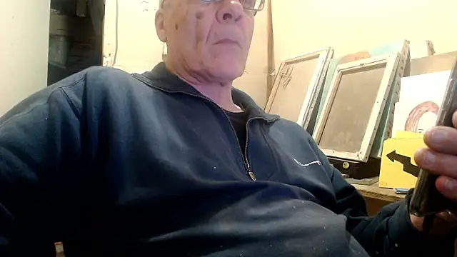 zemm54: διαδικτυακό σόου στην κάμερα