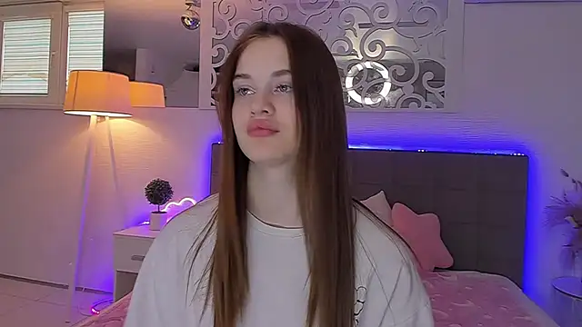 LuisaClover élő XXX-chatje