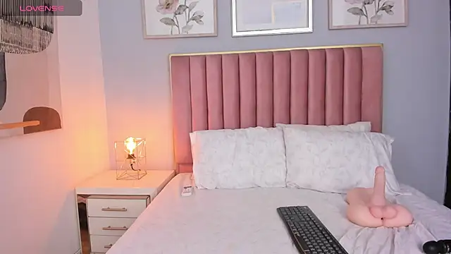 แชท XXX สดของ MarianaScott_