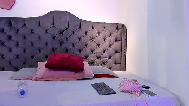 Chatroom XXX en direct de two_milkyway