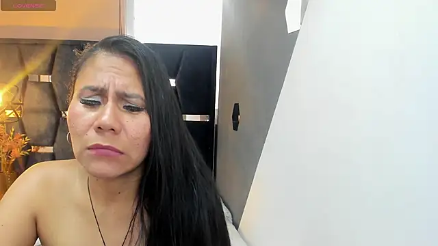 Czat XXX na żywo – Keyla_Brunette_