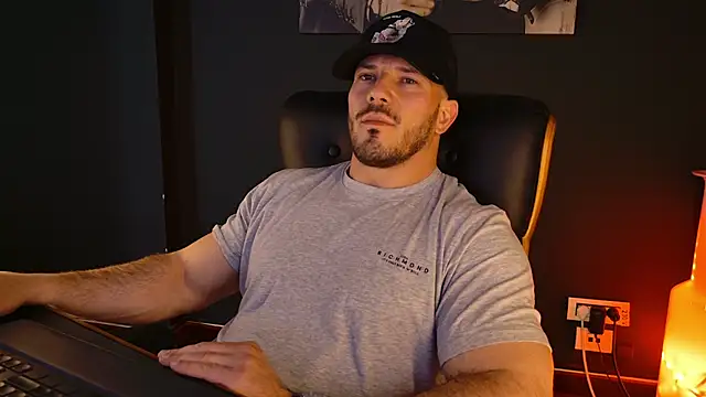 عرض كام AngeloEric