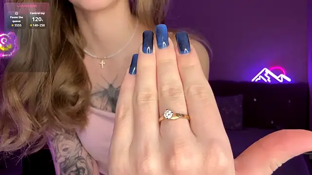 EvaPeace Adlı Modelin Canlı XXX Sohbeti