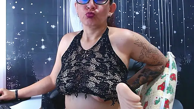 Hikaryfiren Live XXX chat