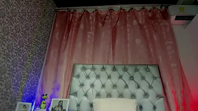 zoe_tamaran Live XXX chat