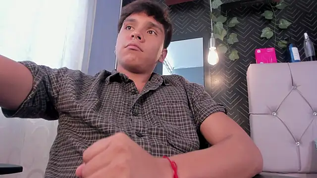 Thiago_Kozak Pertunjukan Webcam