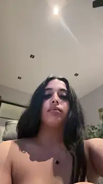 LilMisIndianx élő XXX-chatje