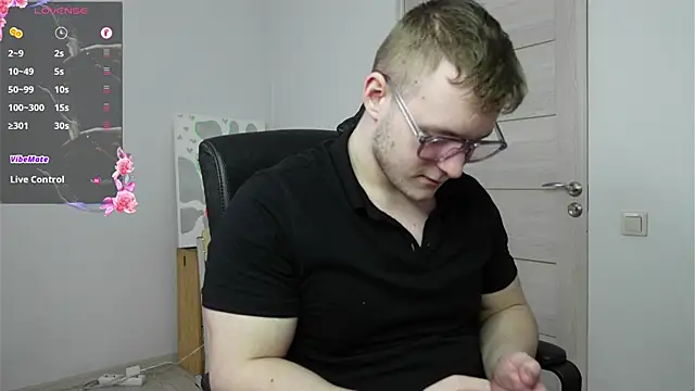 Czat XXX na żywo – Richard_Dullas