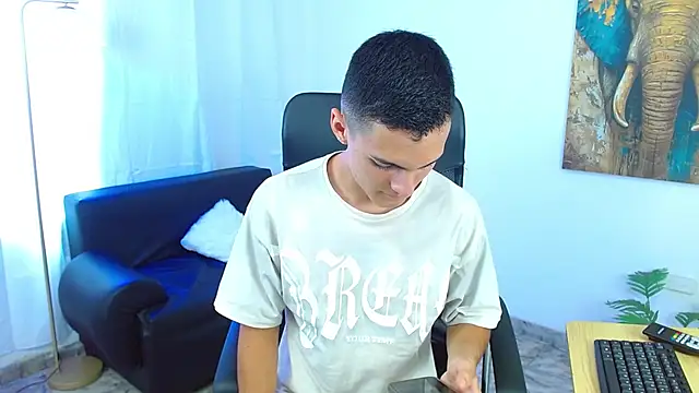 Matiius18 即時 XXX 聊天