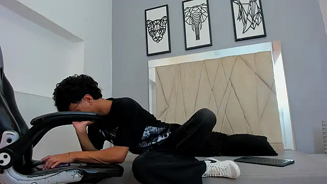 adams_bobby 网络视讯表演