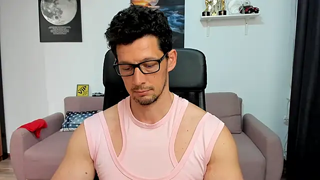 BrutusK08 Webcam show