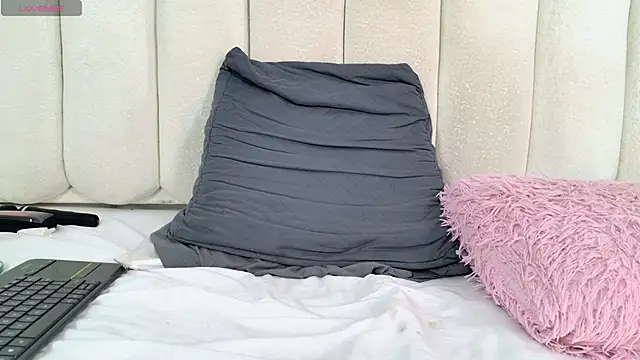 Ruby_cruzz Adlı Modelin Canlı XXX Sohbeti