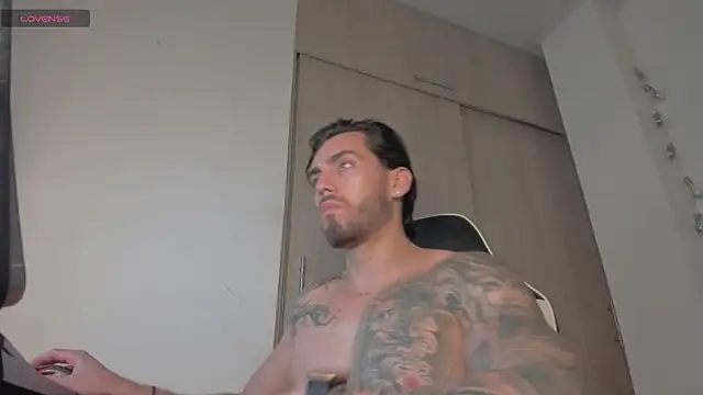 Axel__Blaze Live XXX-chat