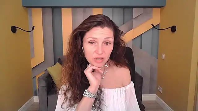 EllaLong's Live XXX Chat