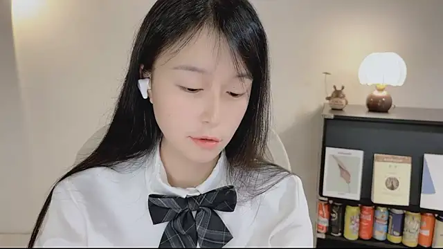 Onechestnut live XXX chat