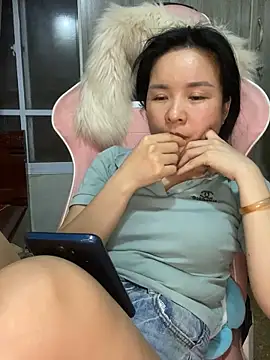 Ivy_Trix2 现场XXX聊天