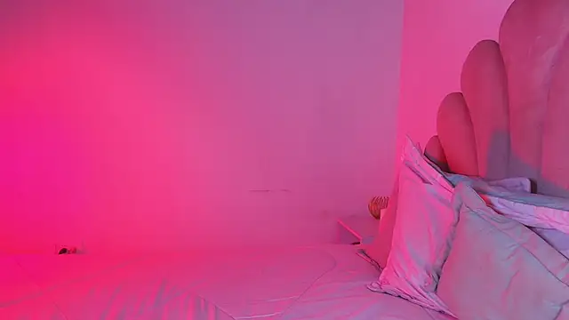 Онлайн чат XXX MiaColucci18