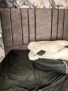 Pertunjukan Kamera Web DANIK_STAR