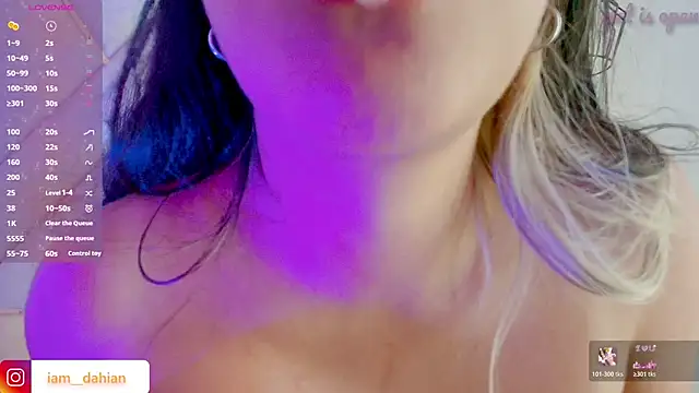 Chatroom XXX en direct de Dahiana_Dmour_