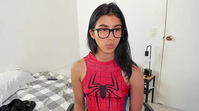 Mazikeen__18's Live XXX Chat