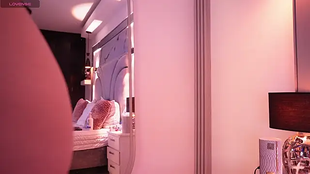 Julieta_priv's Live XXX Chat