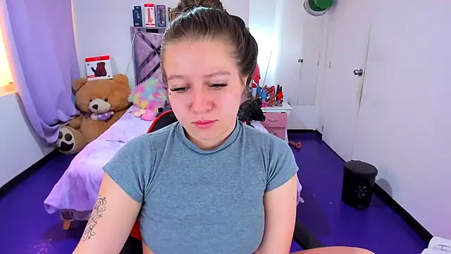 XXX chat uživo modela Luna_Analya