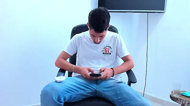 Chandler_ken 라이브 XXX 채팅