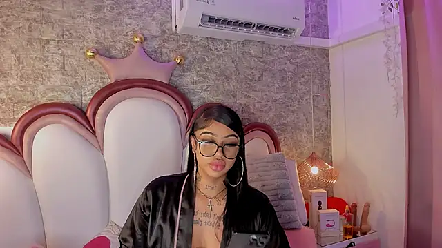 Show modela Mia_Jansen na web-kameri