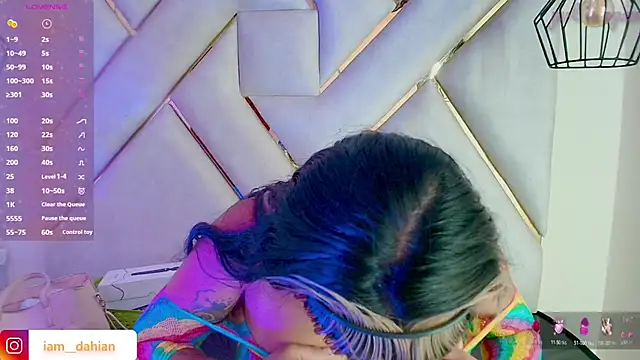 Chatroom XXX en direct de Dahiana_Dmour_