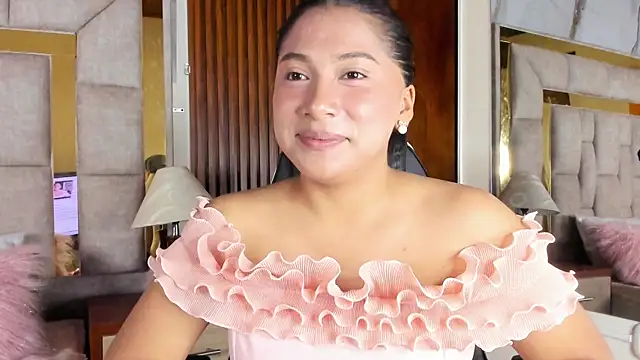 LinnaGardenia লাইভ XXX চ্যাট