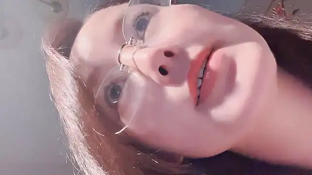 Krismil3 现场XXX聊天