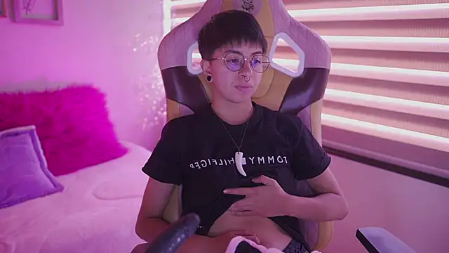 tommy_blue Obrolan Langsung XXX