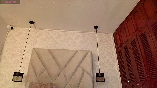 Chat +18 de AmbarRaj ao vivo