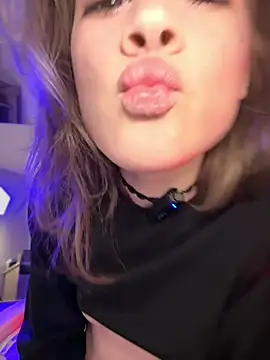 Marryme-: διαδικτυακό σόου στην κάμερα