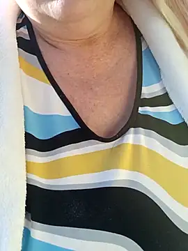 Chatroom XXX en direct de AnnStefani@xh