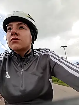 CAROLINE__07n Live XXX chat