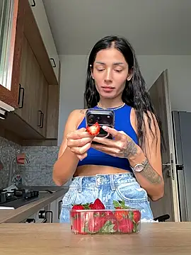 VickyM99n Live XXX chat