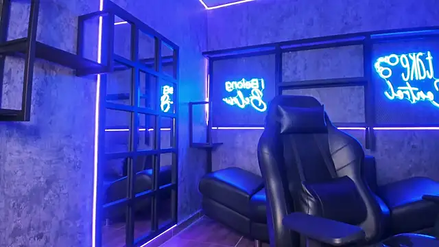 MILATEMPTRESS: απευθείας συνομιλία ΧΧΧ