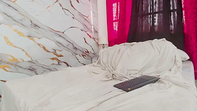 pretty_ariiel: вебкам-шоу