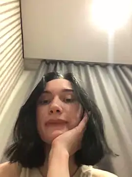 Katushhh Chat XXX in diretta