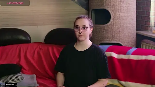 GamerGirl_Eve Adlı Modelin Web Kamerası Şovu