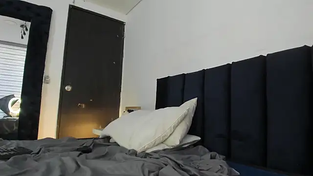 melanie_roux__'s Live XXX Chat