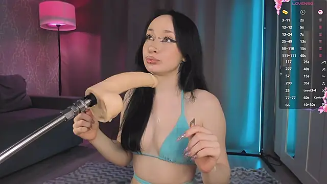 Juicy_Vikki: онлайн-секс-чат