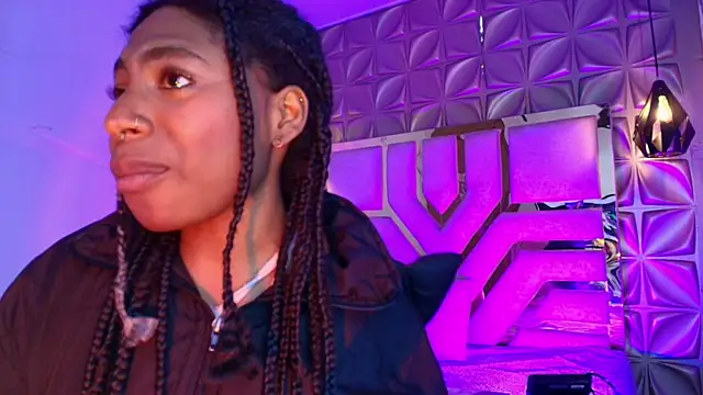 Chatroom XXX en direct de Queen_perla_