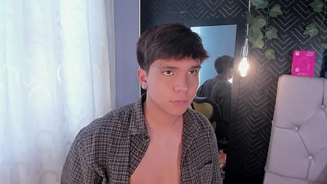 Thiago_Kozak's Webcam Show